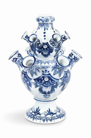 Dekoratívna váza &k amsterdam Tulip Pyramid S - váza na kvety, sklenená váza, sklenené vázy, vazy na kvety, kristalova vaza, biela vaza, krištáľové vázy, moderne vazy do obyvacky, cierna vaza, čierna váza, tyrkysova vaza, zlata vaza, zelena vaza, drevena vaza, zelené vázy, keramicka vaza, krištáľová váza, váza s kvetmi, zlta vaza, bohemia crystal váza modra vaza, kameninova vaza, vaza sklo, kamenna vaza, váza biela, strieborná váza, modrá vaza vaza na tulipany, vazicka, luxusne vazy