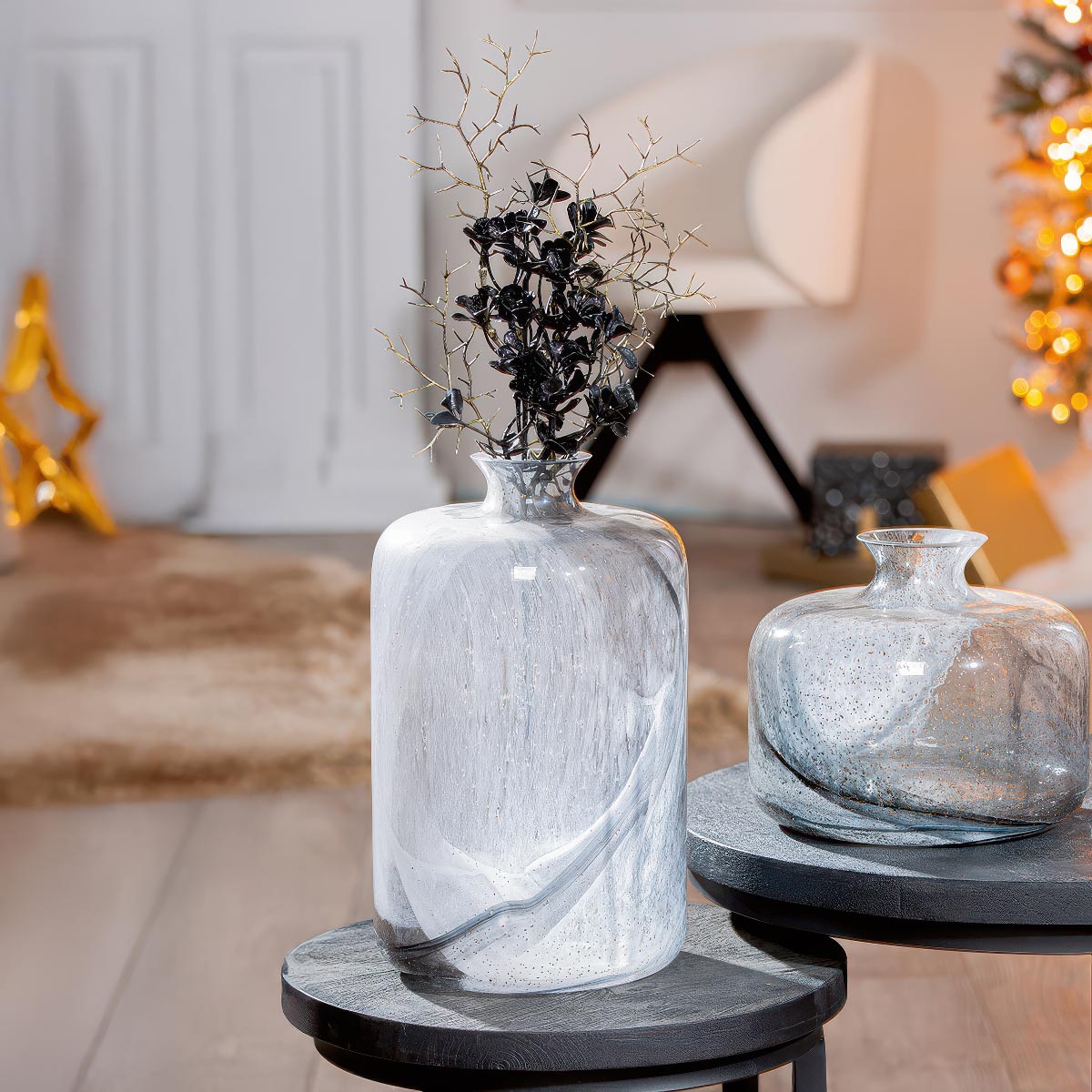 Gilde Skleněná váza Fumo, 32 cm - váza na malé kvietky, váza na malé kytičky, váza na lúčne kvietky, váza na fialky, váza na snežienky, váza na kvety, sklenená váza, sklenené vázy, biela vaza, krištáľové vázy, krištáľová váza, váza s kvetmi, krištálové vázy